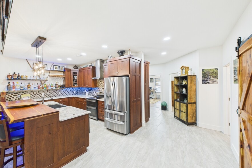 More Photos Of 141 County Road 851, Elizabeth Hotel For Sale