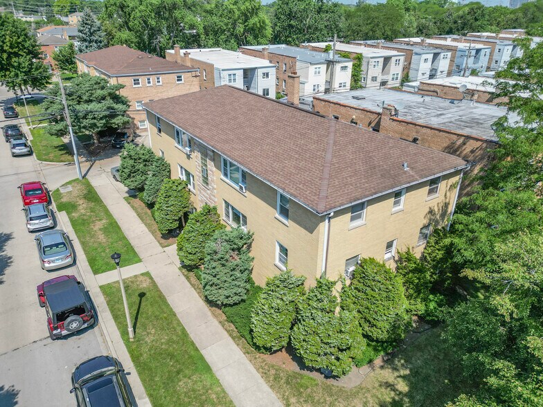 More Photos Of 4936 Greenwood St, Skokie Apartments For Sale