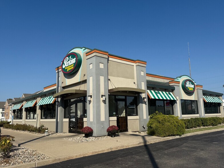 Primary Photo Of 431 Dixie Way, South Bend Restaurant For Lease
