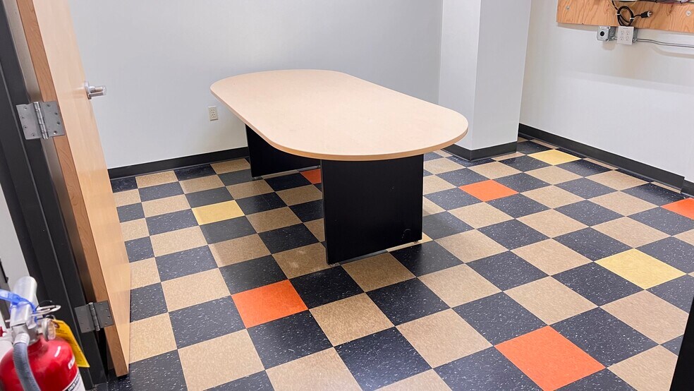 More Photos Of 3450 16th Ave W, Seattle Light Manufacturing For Lease