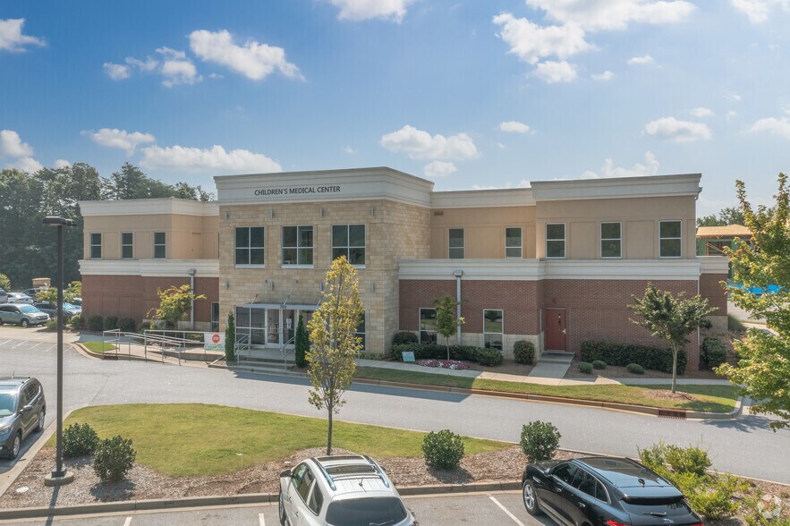 More Photos Of 703 Verdae Blvd, Greenville Healthcare For Lease
