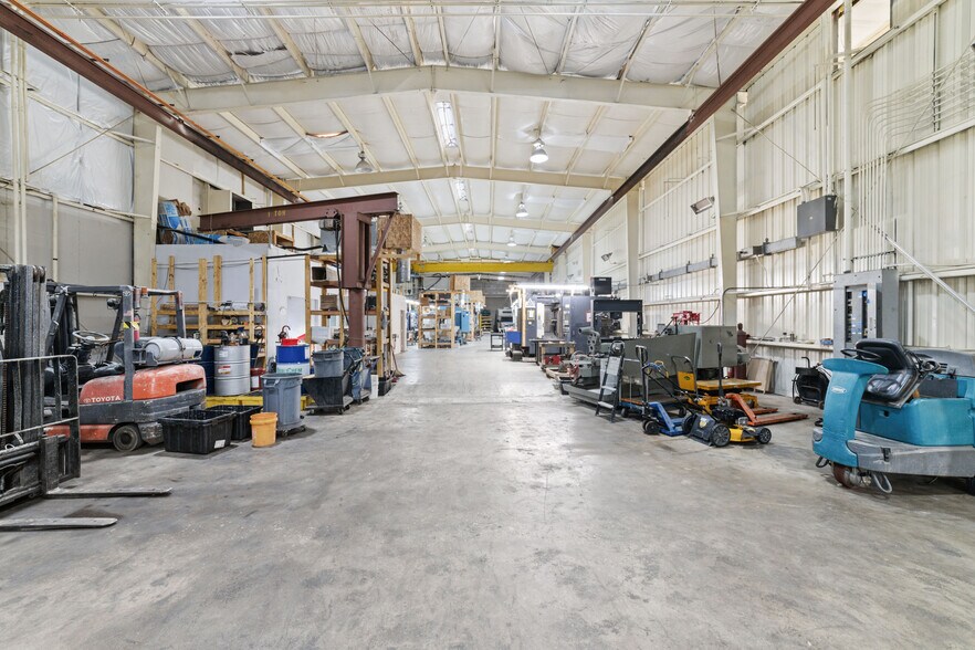 More Photos Of 9202 Lambright Rd, Houston Warehouse For Sale
