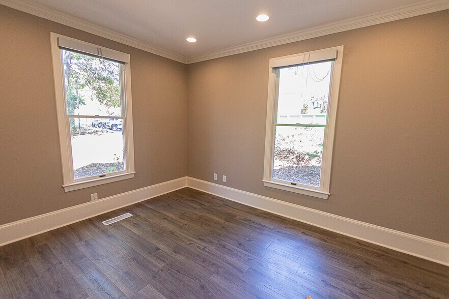 More Photos Of 5501 McNeely Dr, Raleigh Medical For Lease