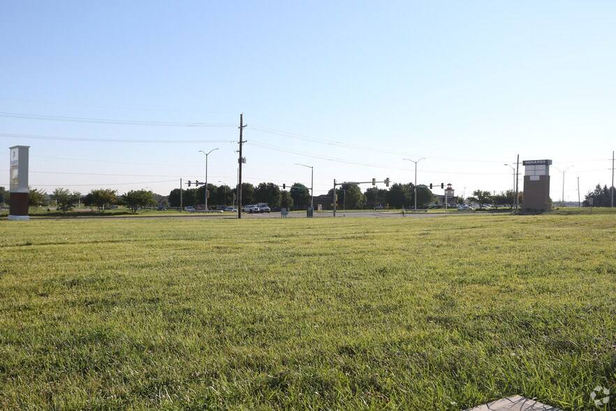 More Photos Of 135th and Greenwood St, Olathe Land For Lease