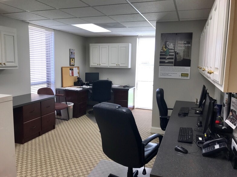 More Photos Of 4598 Broad St, Virginia Beach Office For Lease