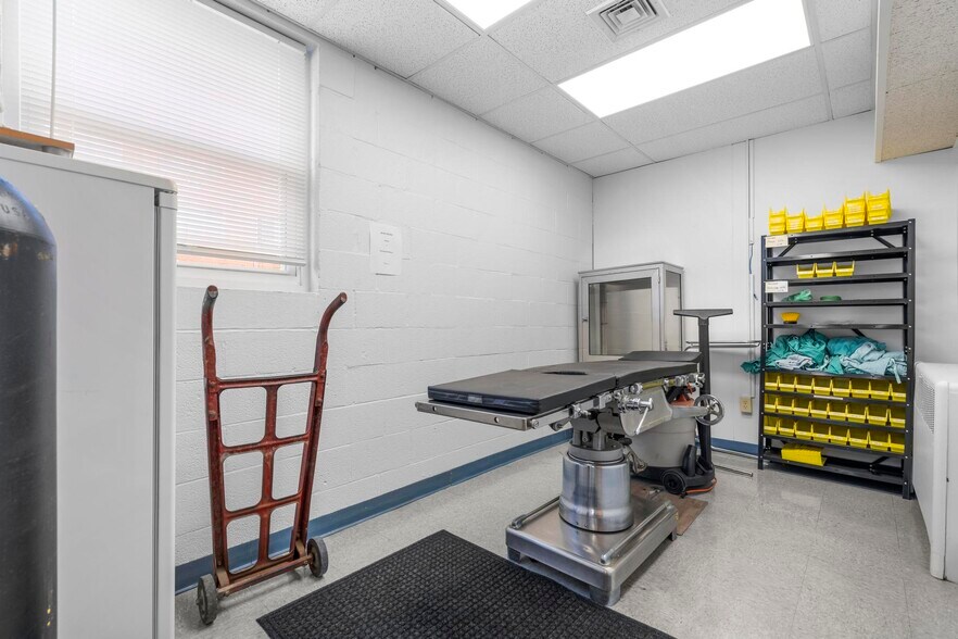 More Photos Of 385 Main St, West Haven Medical For Sale