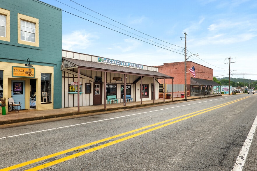 More Photos Of 107 E Main St, Hardy Restaurant For Sale