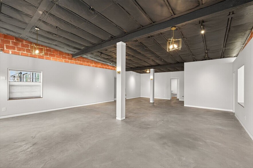 More Photos Of 258 N Kutch St, Carlton Storefront For Lease