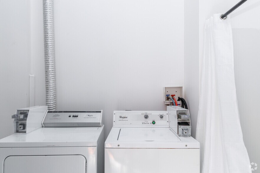 More Photos Of 136 Court St, Binghamton Apartments For Sale