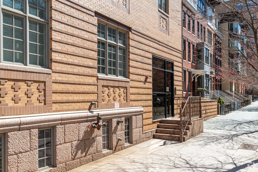 More Photos Of 122 Liberty View Dr, Jersey City General Retail For Lease