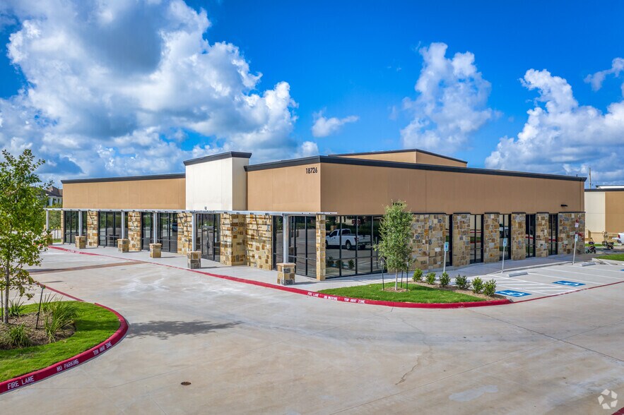 More Photos Of 18722 University Blvd, Sugar Land Unknown For Lease