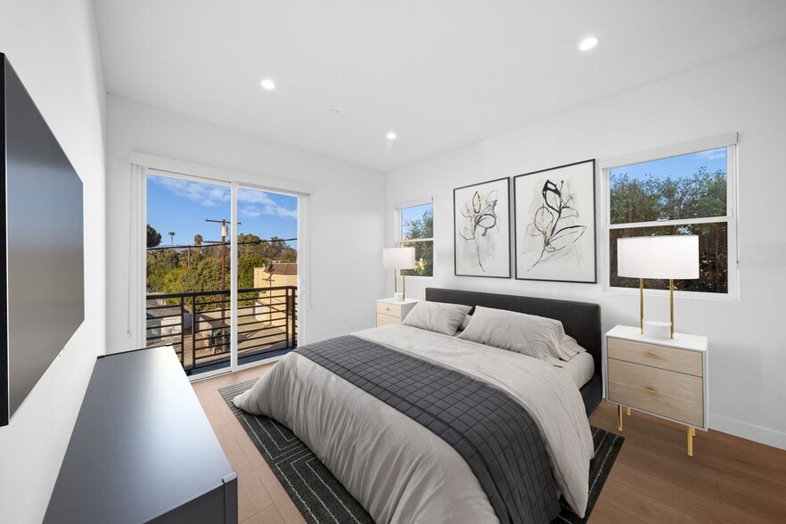 More Photos Of 13846 Moorpark St, Sherman Oaks Apartments For Sale