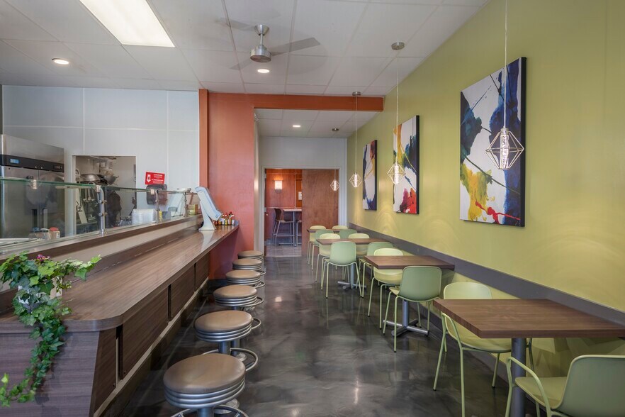 More Photos Of 30 E Padonia Rd, Timonium Medical For Lease