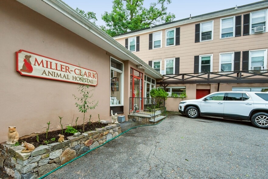 More Photos Of 1621 Harrison Ave, Mamaroneck Storefront Retail Residential For Sale