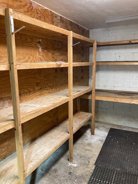 More Photos Of 4044 NE 5th Ter, Oakland Park Warehouse For Lease