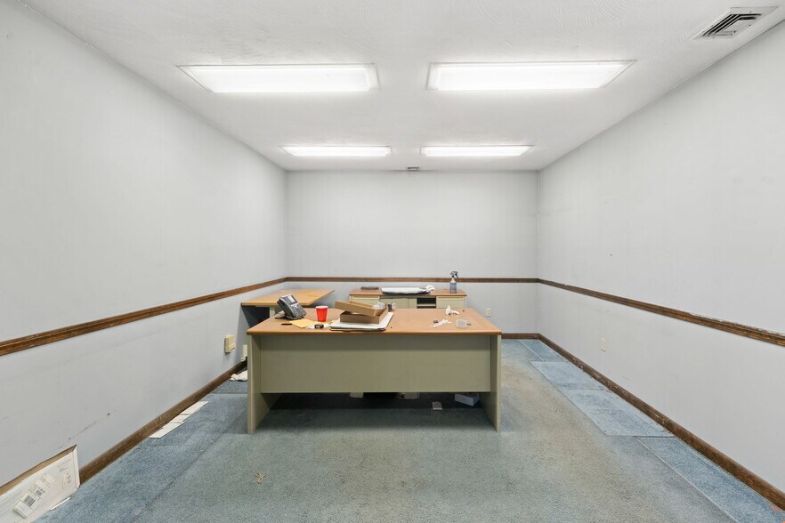 More Photos Of 1072 Main St, West Warwick Office For Sale