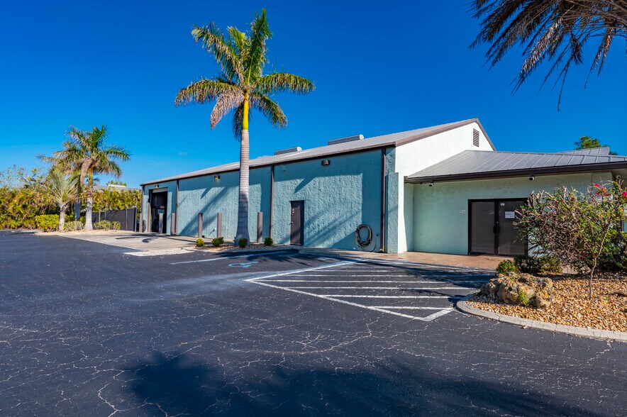 More Photos Of 8270 Pascal Dr, Punta Gorda Service For Sale