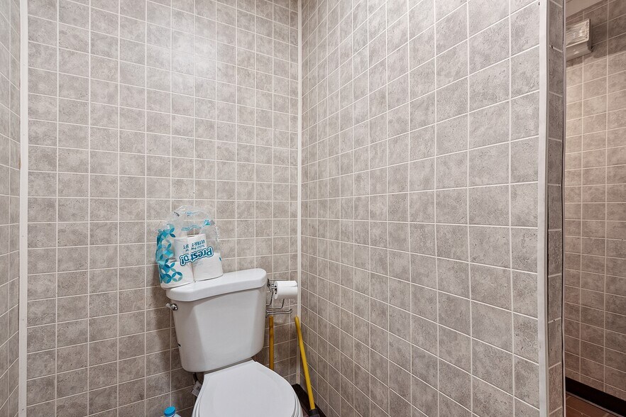 More Photos Of 359 Summer St, Fitchburg Storefront For Sale