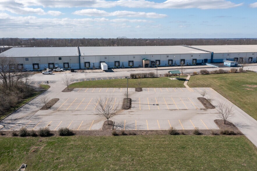 More Photos Of 108 Summer Ct, Georgetown Warehouse For Lease