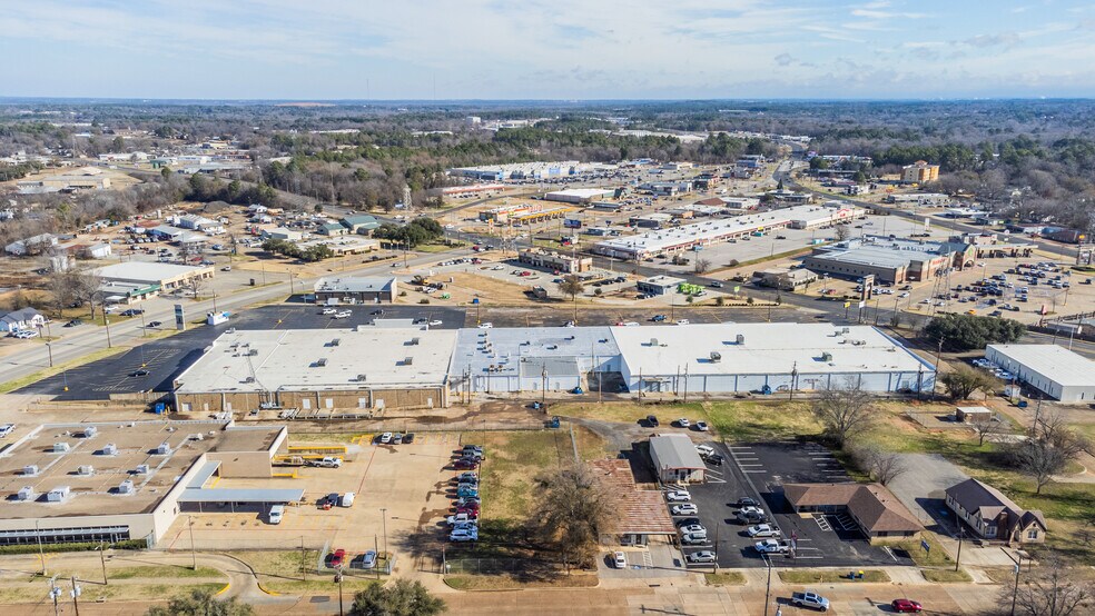 More Photos Of 98-110 Midtown Dr, Kilgore Unknown For Lease