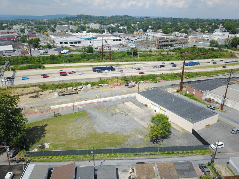 More Photos Of 916 S 18th St, Harrisburg Warehouse For Lease