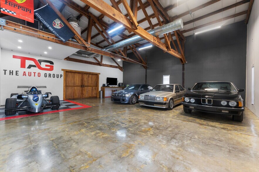 More Photos Of 109 N Falkenburg Rd, Tampa Manufacturing For Sale