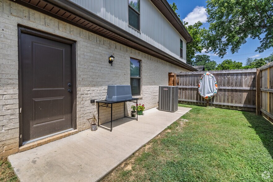 More Photos Of 124 S College St, Mountain Home Apartments For Sale