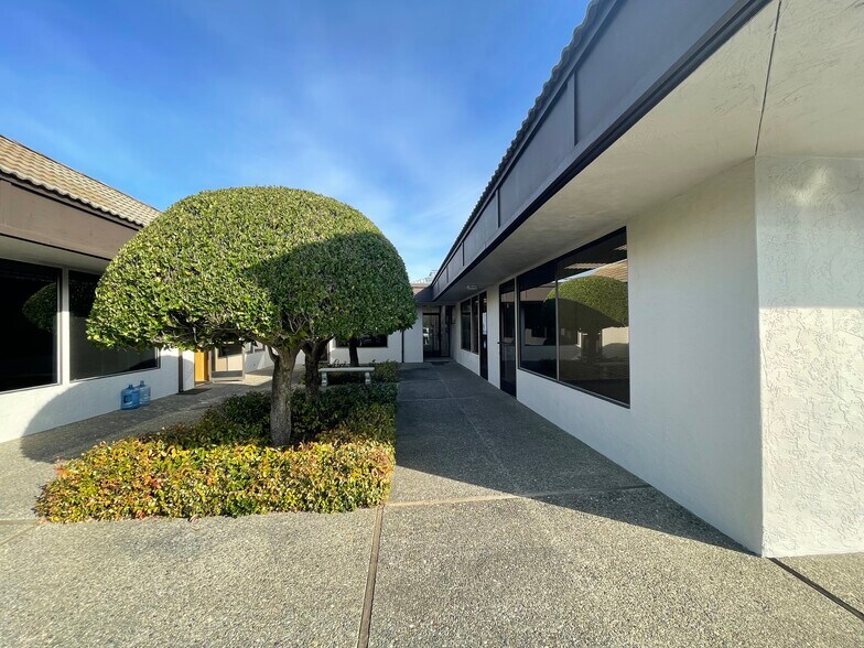 More Photos Of 117-121 Paul Dr, San Rafael Medical For Lease
