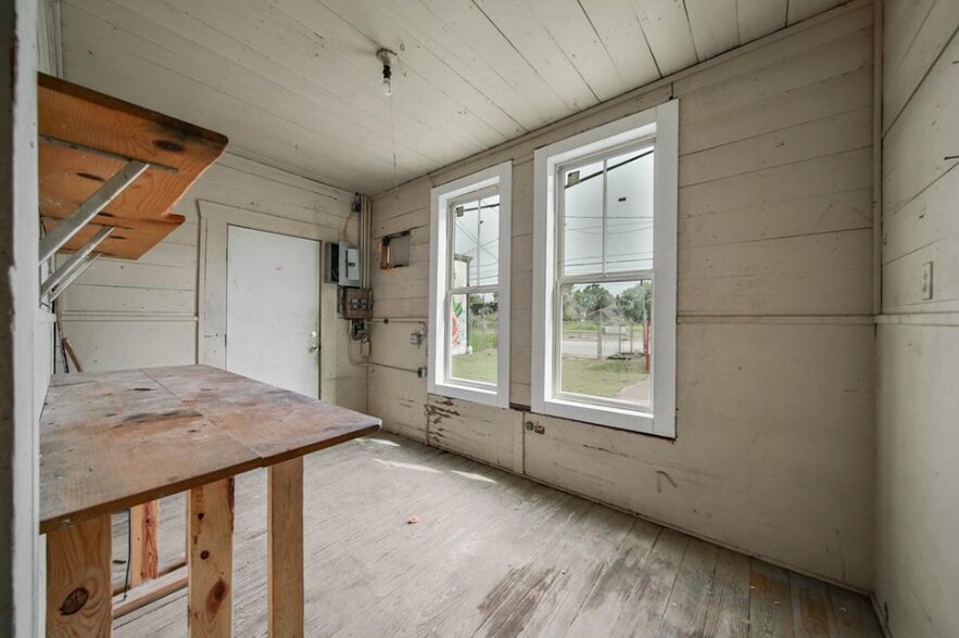 More Photos Of 7629 Harrisburg Blvd, Houston Land For Lease