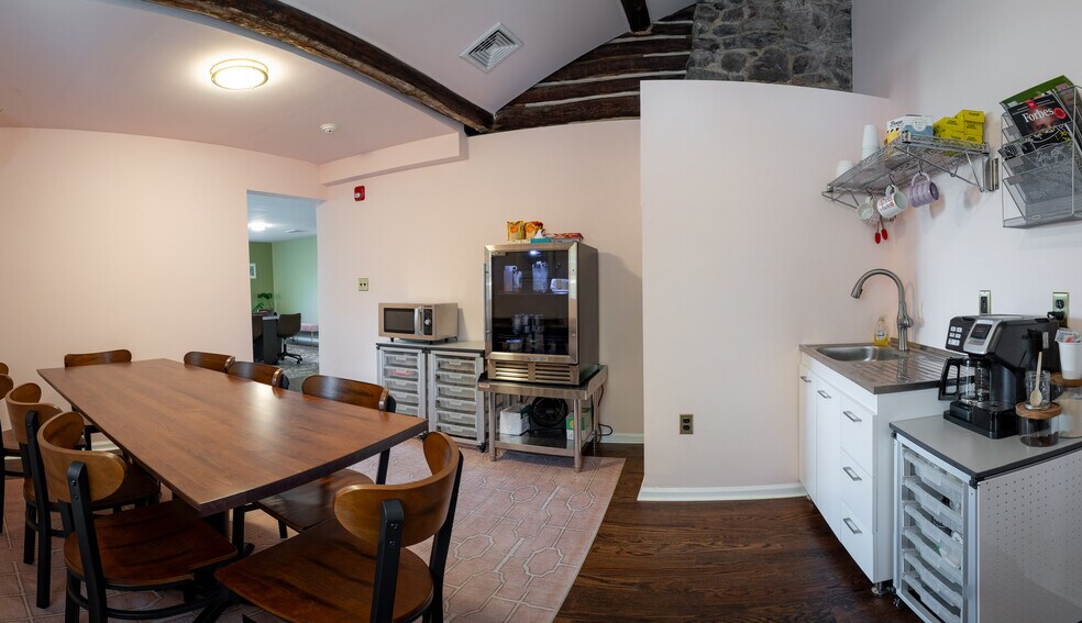 More Photos Of 153 Skylands Rd, Ringwood Office For Sale