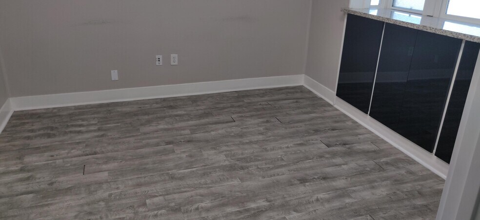 More Photos Of 514 E Bonneville Ave, Las Vegas Freestanding For Sale