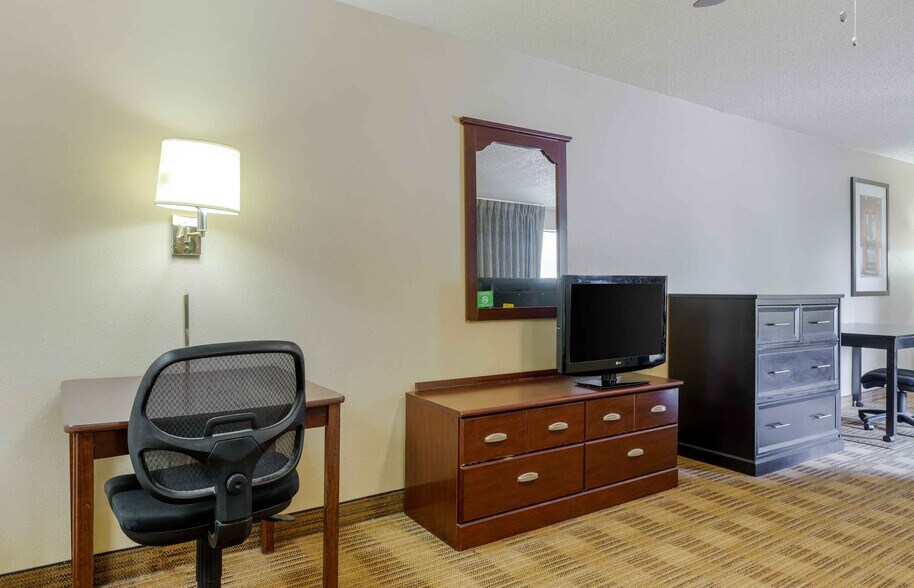 More Photos Of 4802 S Loop 289, Lubbock Hotel For Sale