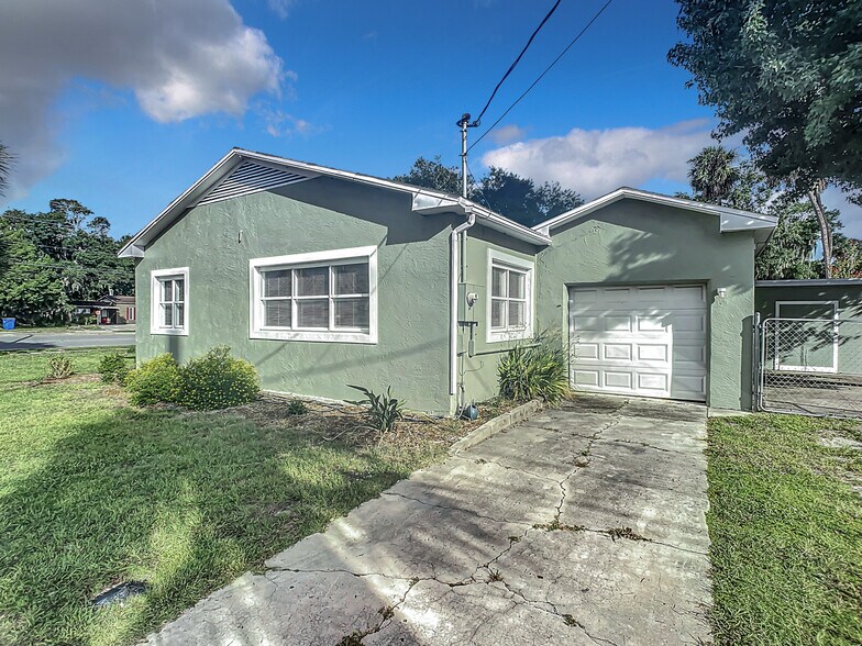 More Photos Of 409 N Ridgewood Ave, Edgewater Office For Sale