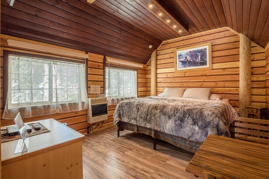 More Photos Of 21221 Baron Lake Dr, Cedaredge Hotel For Sale