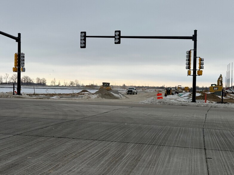 More Photos Of US RTE 55 and State Route 143, Edwardsville Land For Sale