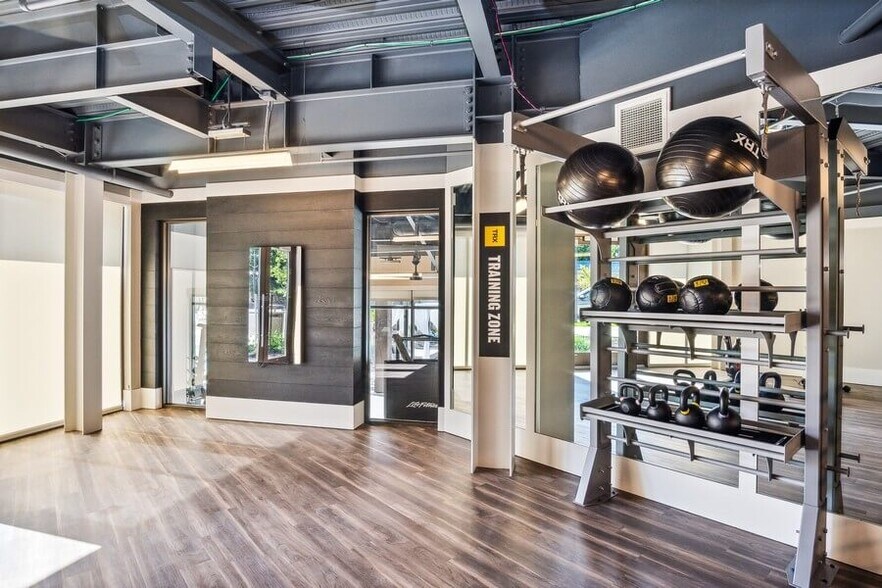 More Photos Of 168 E Midvillage Rd, Sandy Apartments For Lease