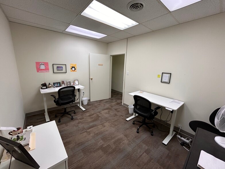 More Photos Of 6714 Patterson Ave, Richmond Office For Lease