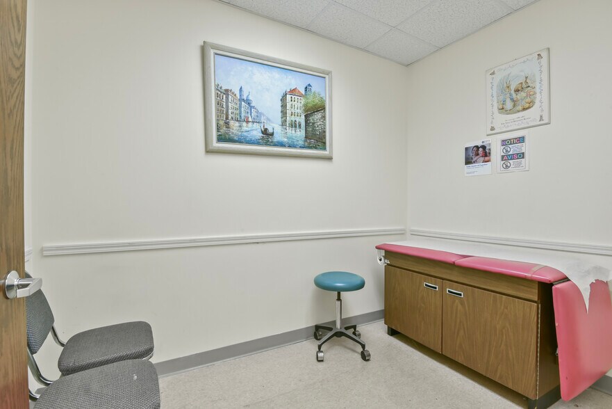 More Photos Of 845 N Main St, Providence Medical For Sale