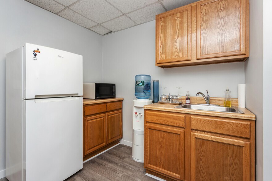 More Photos Of 434-440 White Plains Rd, Eastchester Apartments For Lease