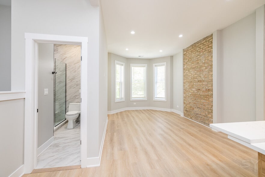 More Photos Of 3039 W 19th St, Chicago Apartments For Sale