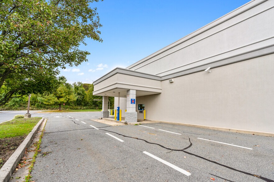 More Photos Of 1003 Pulaski Hwy, Havre De Grace Drugstore For Lease