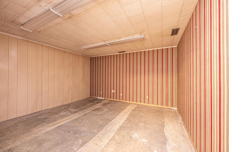 More Photos Of 7626 Cavalier Way, Connellys Springs Warehouse For Lease