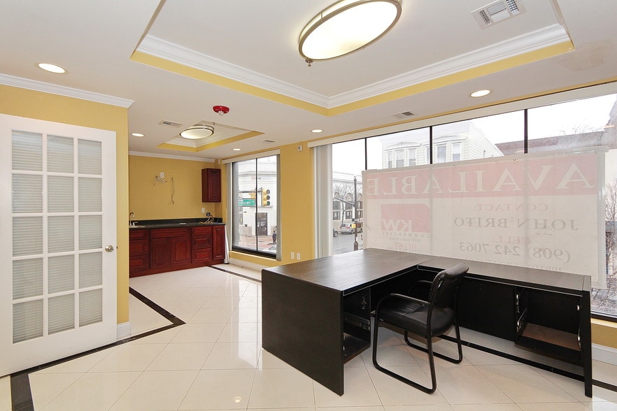 More Photos Of 180 Ferry St, Newark Storefront Retail Office For Lease