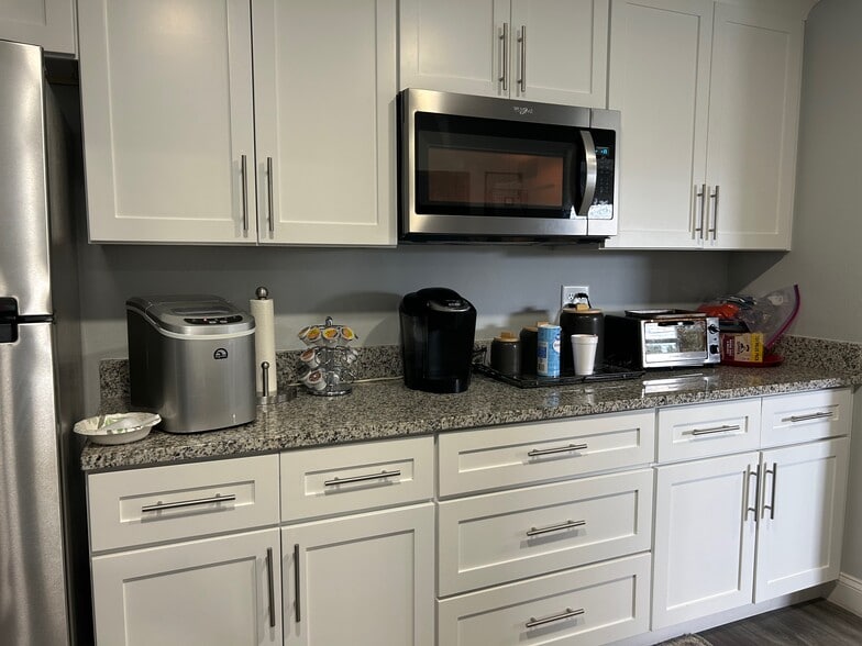 More Photos Of 850 E SR 436, Casselberry Freestanding For Sale