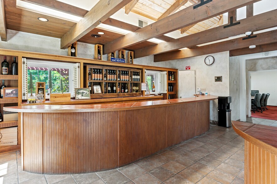 More Photos Of 2399 N State Street, Ukiah Manufacturing For Lease