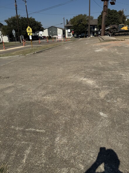 More Photos Of 3300 Glenshire dr, Balch Springs Freestanding For Sale