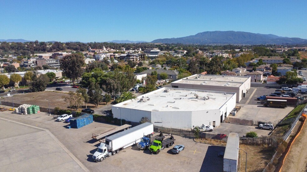 More Photos Of 42250 Baldaray Cir, Temecula Manufacturing For Sale