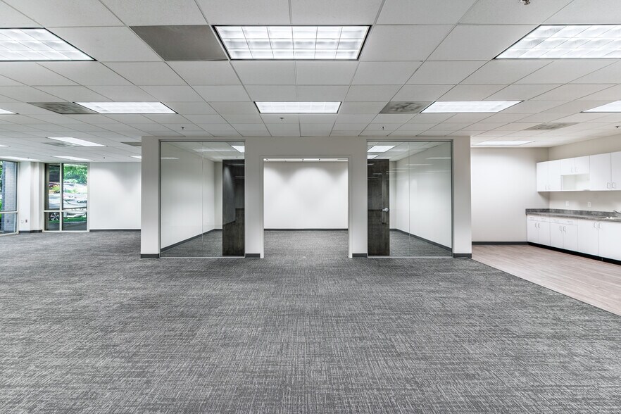 More Photos Of 190 Technology Pky, Norcross Unknown For Lease