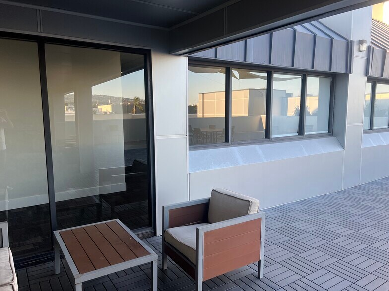 More Photos Of 22750 Hawthorne Blvd, Torrance Unknown For Lease