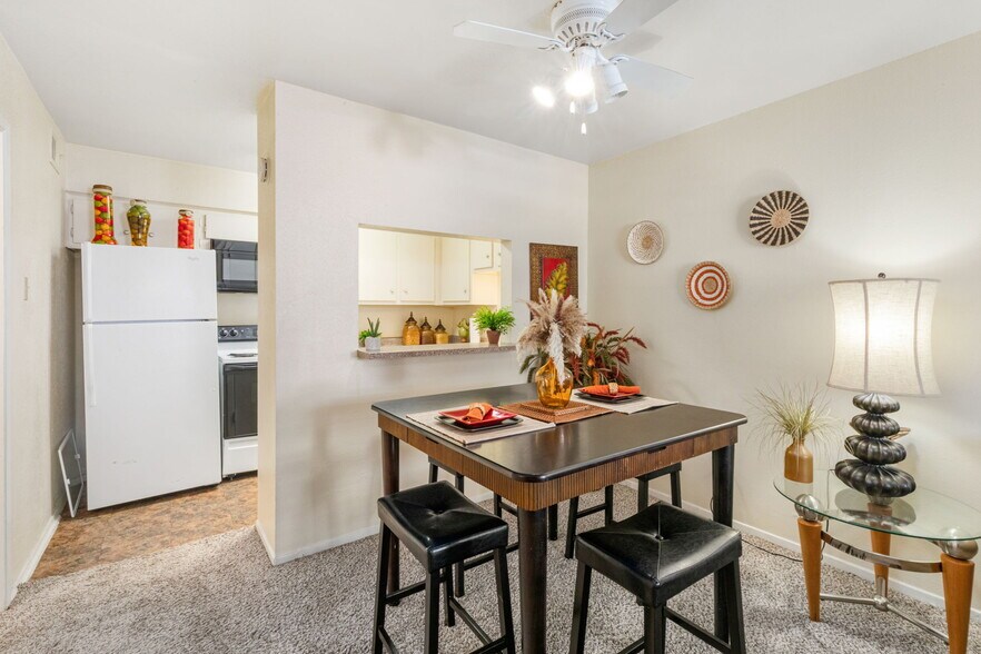 More Photos Of 2451 Lake Rd, Huntsville Apartments For Sale